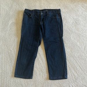Dark blue Jean capris in great condition. Size: 6P
